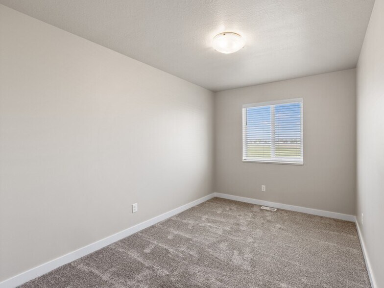 Building Photo - 2963 S 3525 W
