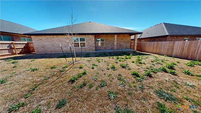 Building Photo - 808 Dred Roger Circle