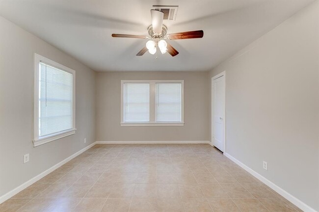 Building Photo - 4311 Ione St