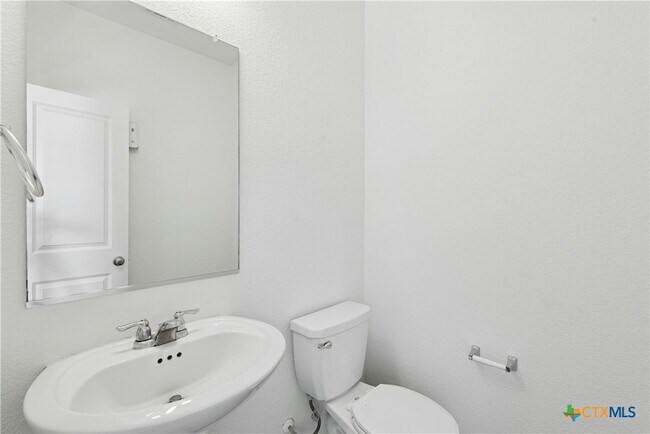 Building Photo - 513 Circle Wy