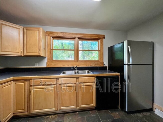 Building Photo - 5 Shady Cv Ln