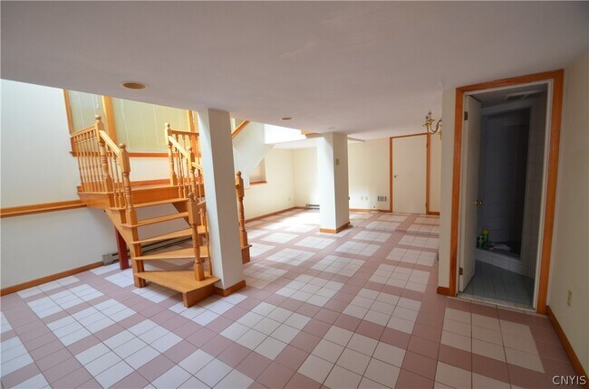 Building Photo - 210 Lincoln Park Dr