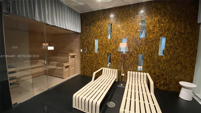 Building Photo - 2000 Metropica Wy