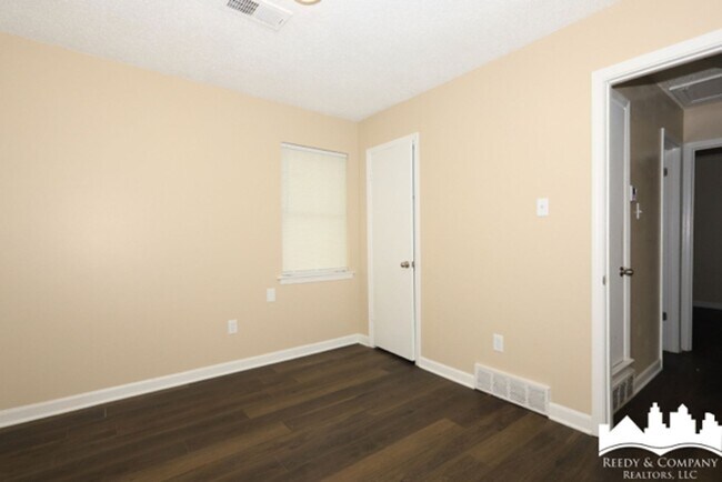 Building Photo - 3445 Beech Grove Rd