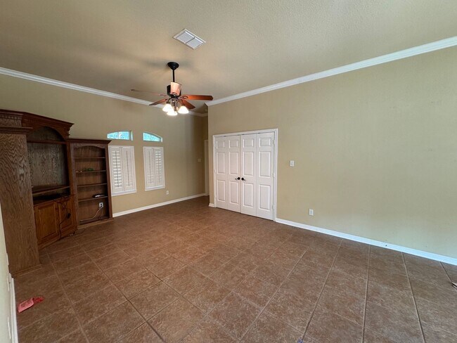 Building Photo - Beautiful Corner Lot Estate