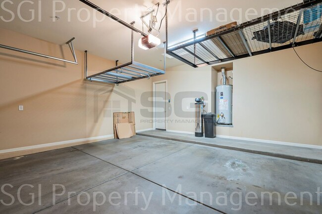 Building Photo - LUXURY 5 BEDROOM VISTANCIA BASEMENT HOME!