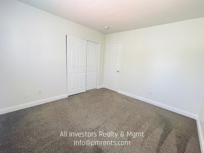 Building Photo - 388 Monte Vista Way