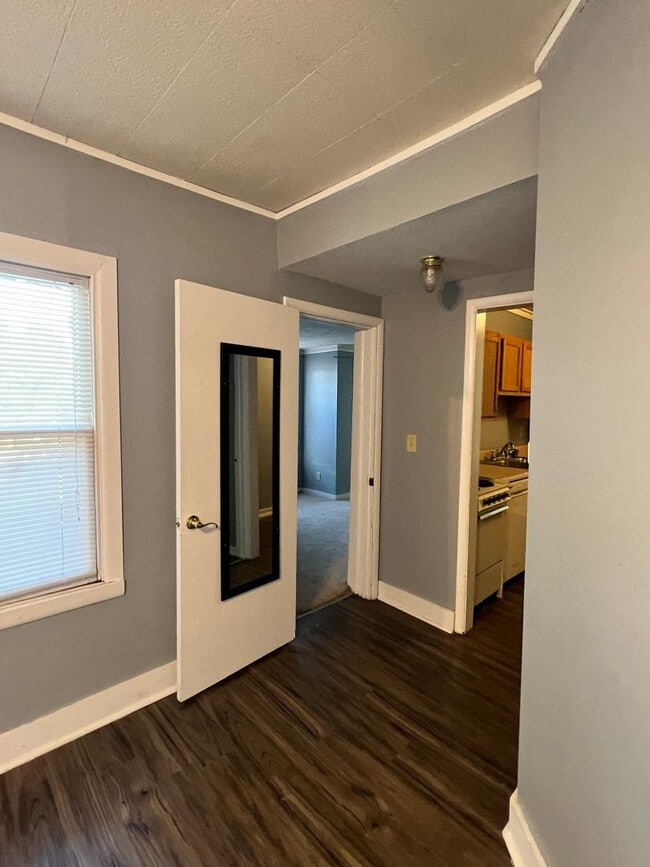 Building Photo - 120 Asher St