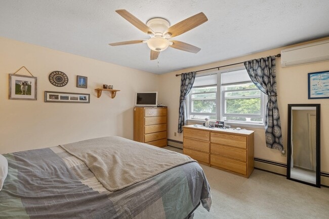 Building Photo - 94 Pullman St