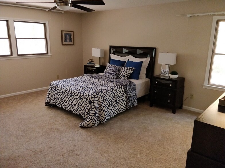 Building Photo - 2320 Carson Drive