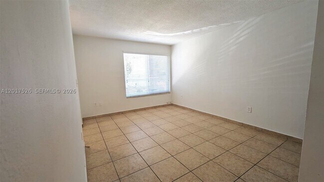 Building Photo - 3525 SW 25th St