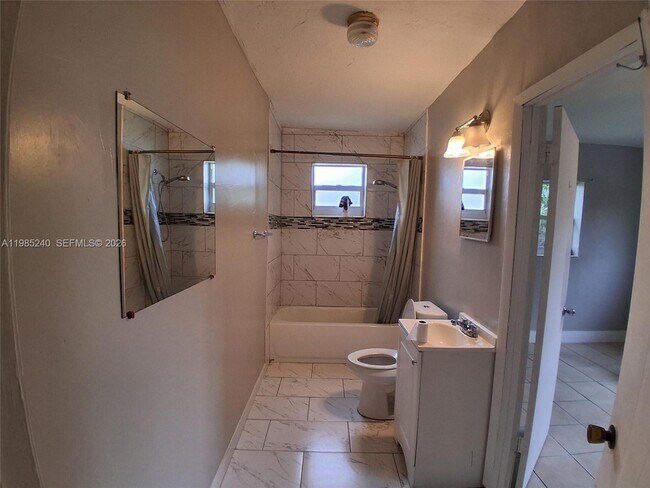 Building Photo - 880 NW 129th St