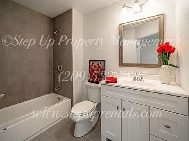 Building Photo - Hwy 49 11240