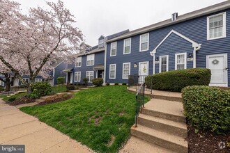 Building Photo - 973 Roundhouse Ct