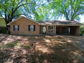 Building Photo - Nice 3 bedroom 2 bath Home For Rent