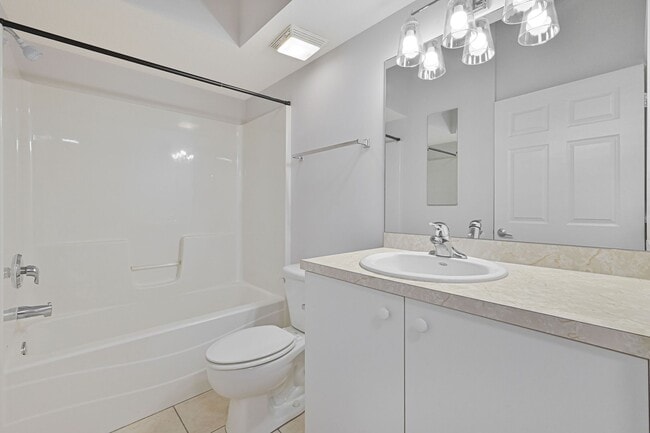 Building Photo - ** 2Bed / 2Bath - Beautiful Condo in Bonit...
