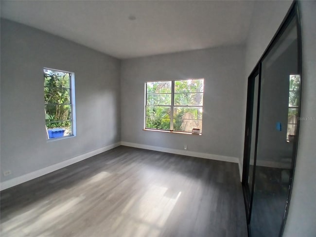Building Photo - 8509 Claonia St