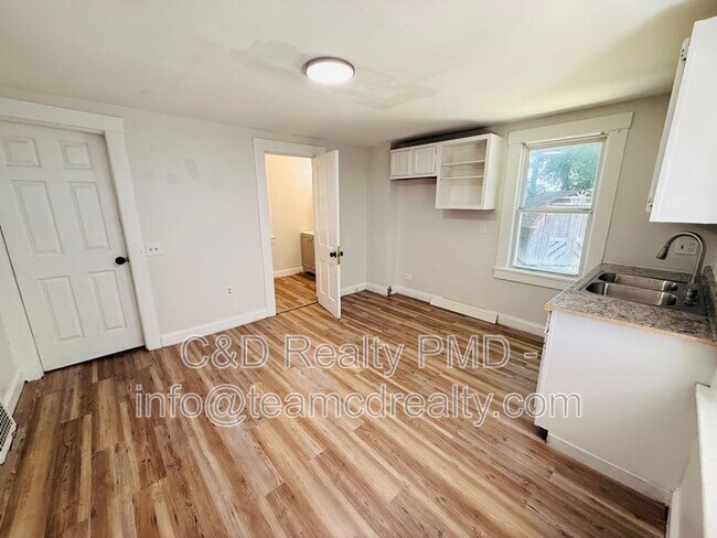 Building Photo - 1209 E 167th St