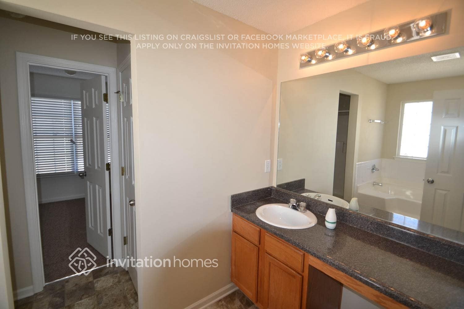 Building Photo - 4283 Arabian Way SW