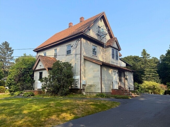 Building Photo - 287 Walnut St
