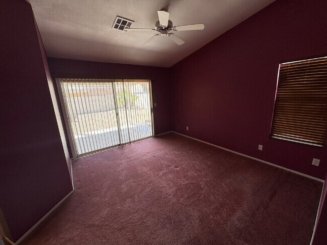 Building Photo - 4615 Split Rock Dr
