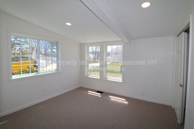 Building Photo - 94 Lakeshore Dr