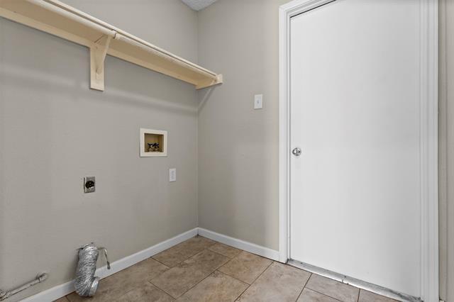 Building Photo - 2847 Red Oak Dr