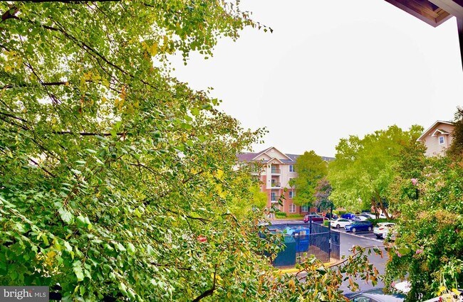 Building Photo - 1580 Spring Gate Dr.