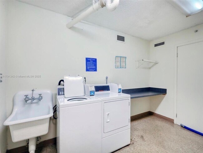 Building Photo - 2750 NE 183rd St