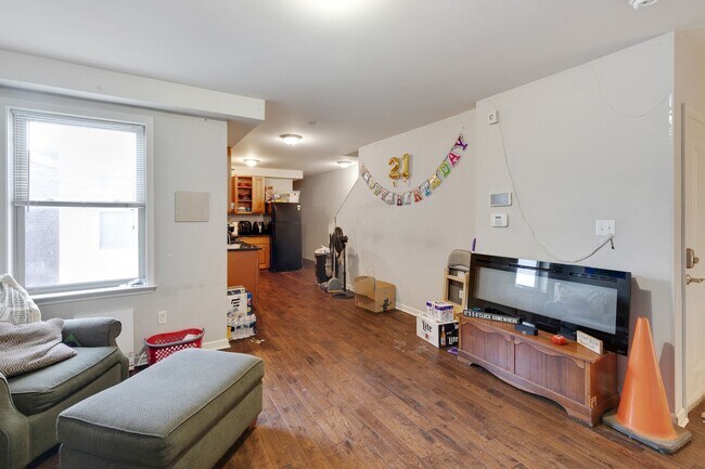 Building Photo - 1628 Willington St