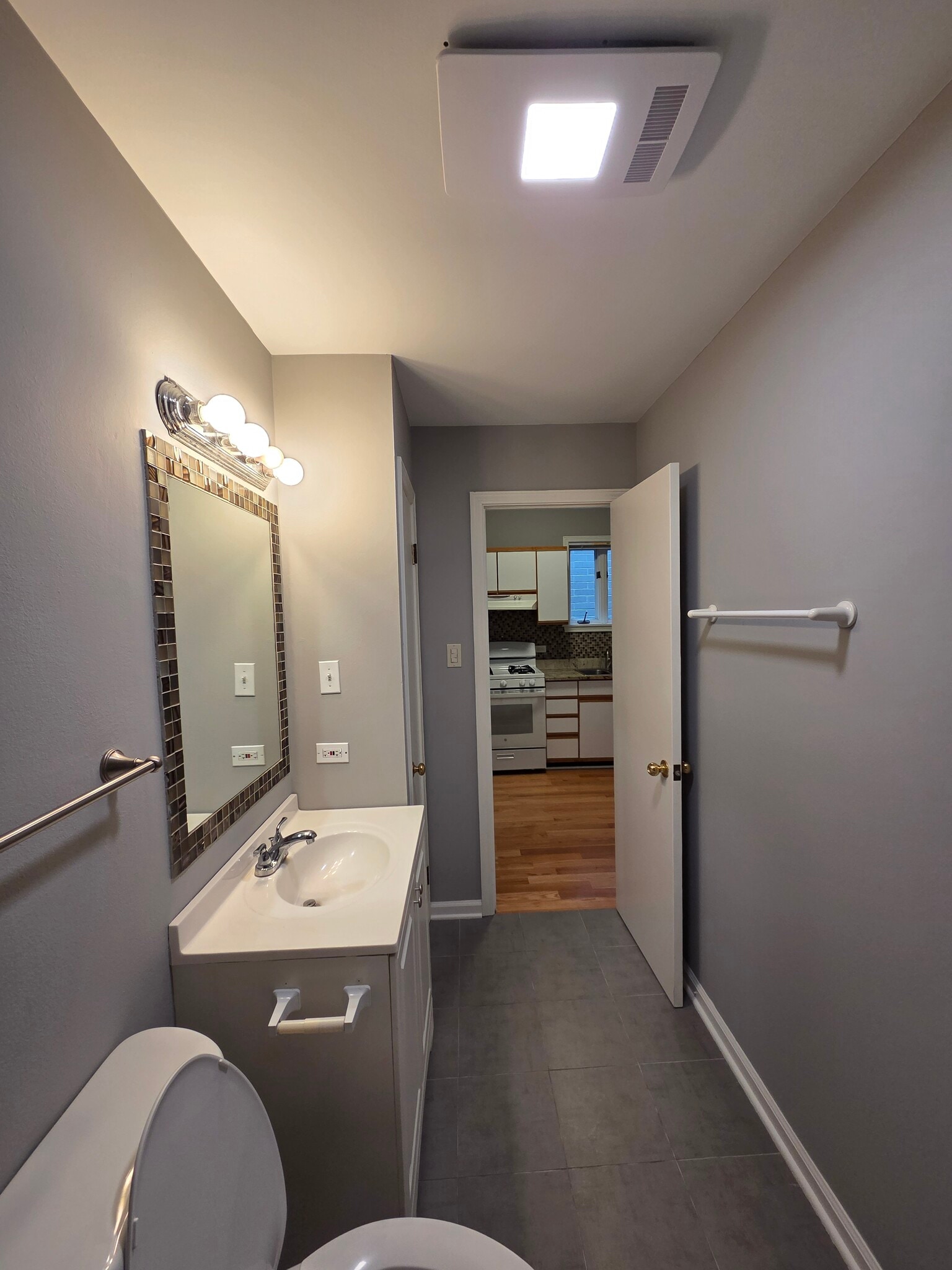 Bathroom - 1229 W Wellington Ave