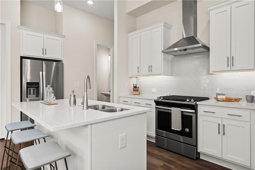 Building Photo - 201 Prairie Ln