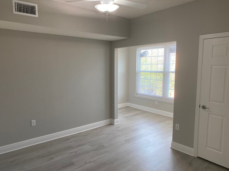 Bedroom 2 - 23660 Walden Center Dr