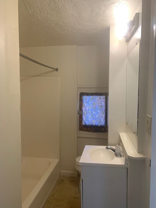 Building Photo - 1st Floor West End York City