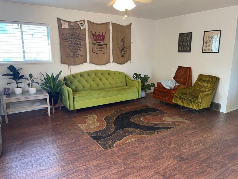 Building Photo - 186 N 500 E