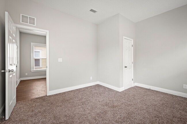 Building Photo - 1945 Redell St