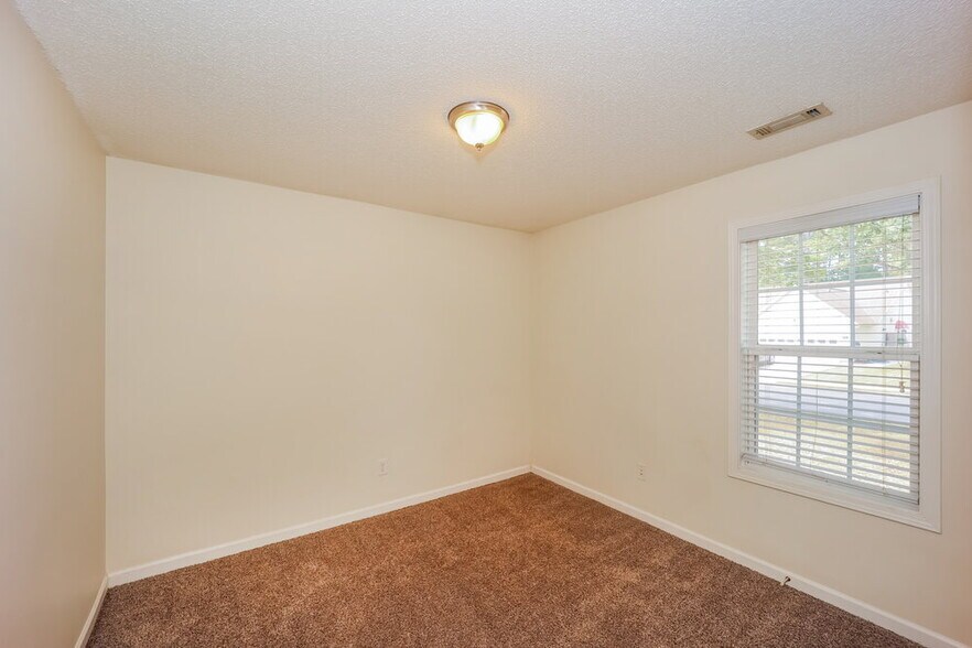 Building Photo - 40 Belltree Cir