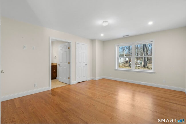 Building Photo - 18 Madeline Dr