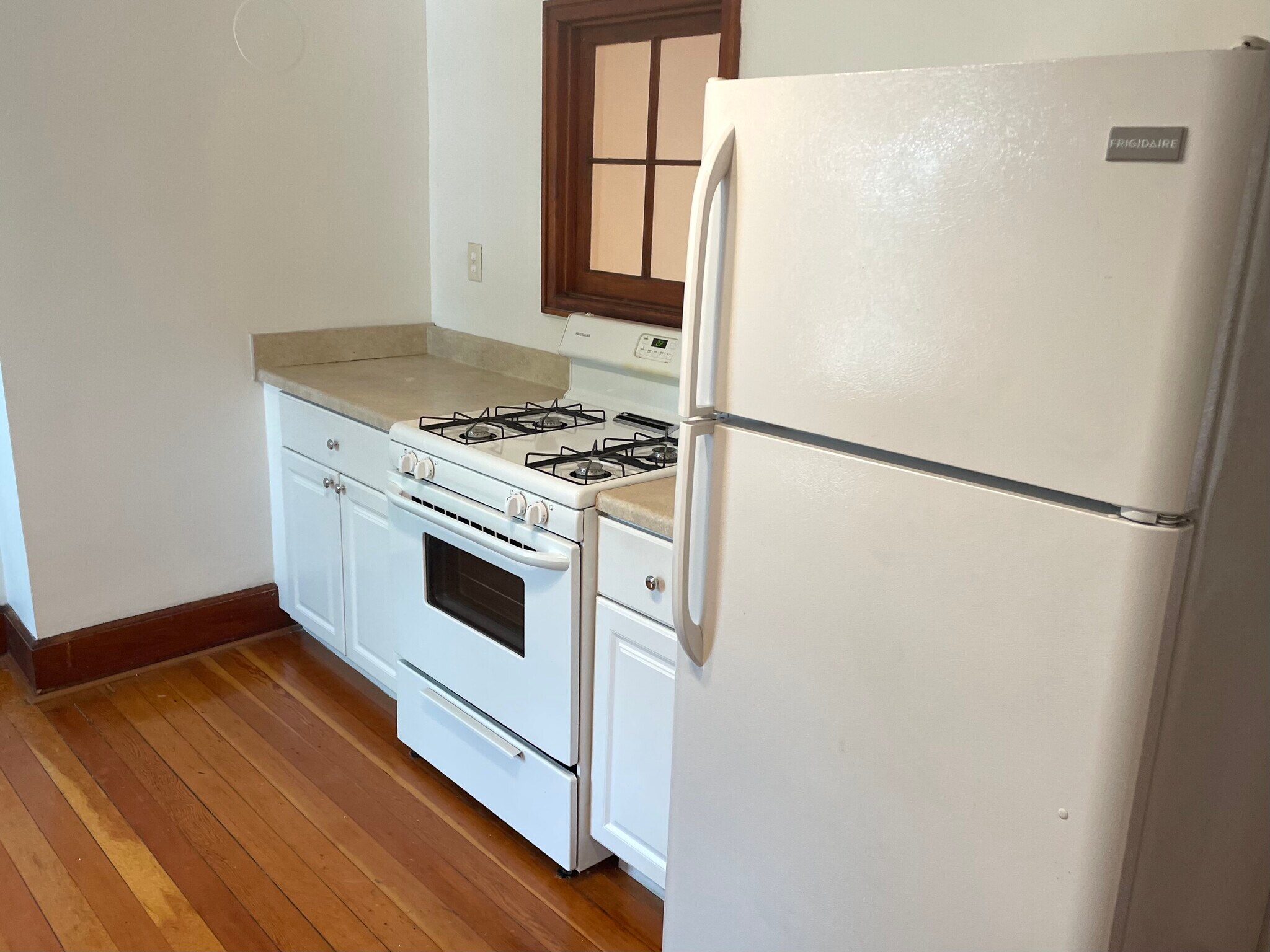 Kitchen - 222 Warren St