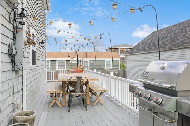 Building Photo - 32 Basin St