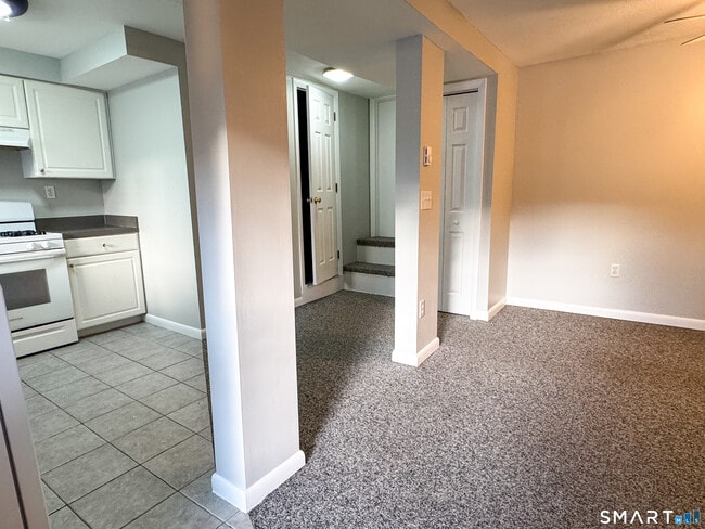 Building Photo - 251 Main St