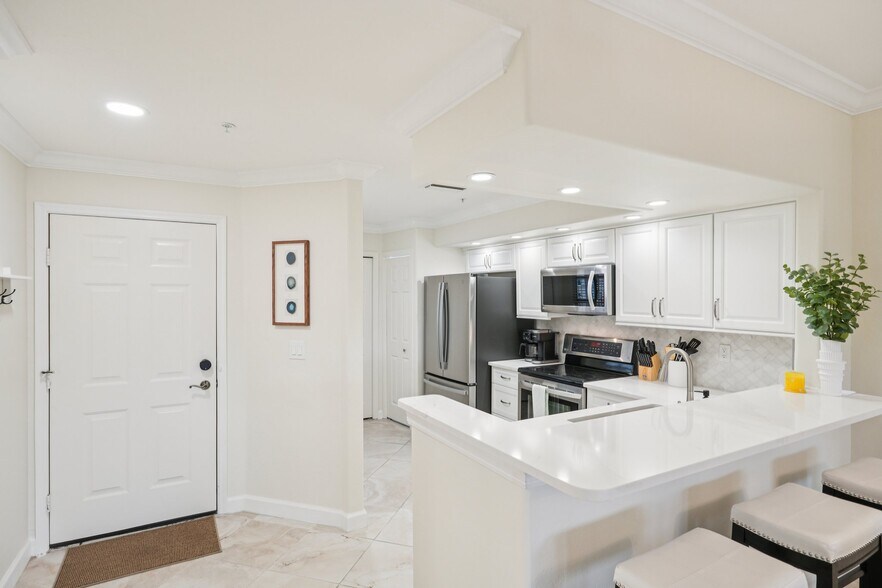 Building Photo - 13010 Amberley Ct