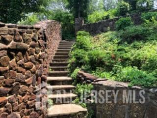 Building Photo - 45 Miller St