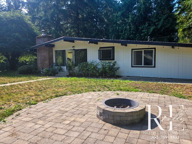 Building Photo - Spacious Port Orchard Home with Acreage, H...