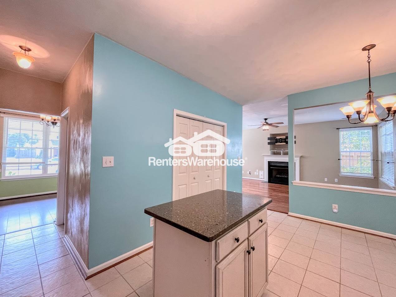 Building Photo - 2116 Kingsley Ln