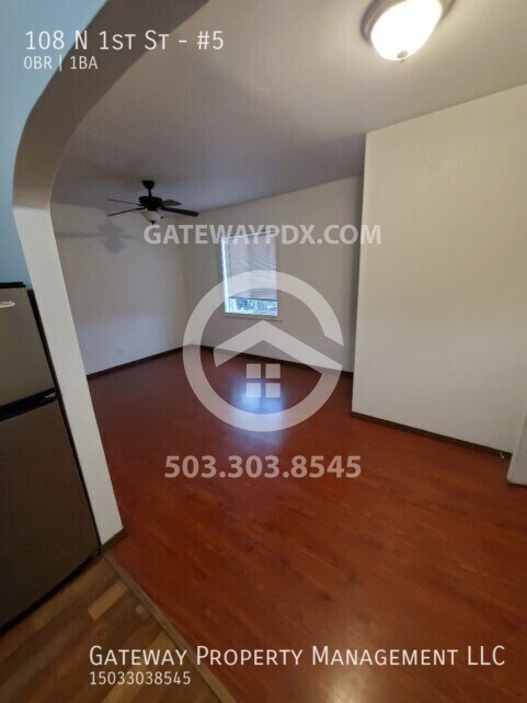 Building Photo - 108 N 1st St