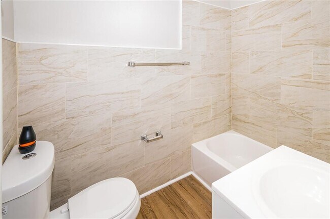 Building Photo - 216 Westover St