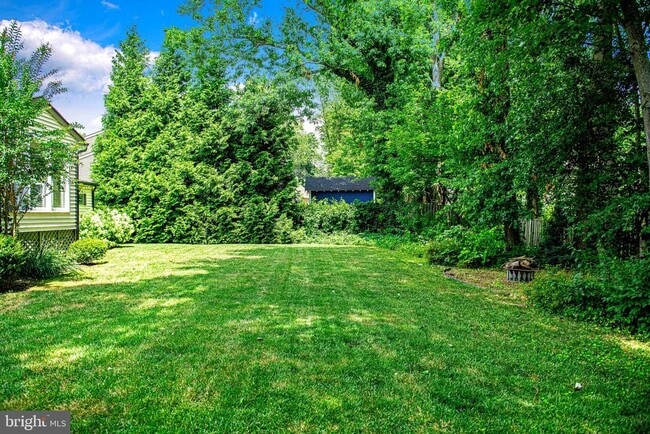 Building Photo - 1355 Sweetbriar Ln