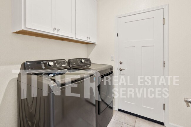 Building Photo - 3719 Edington Dr