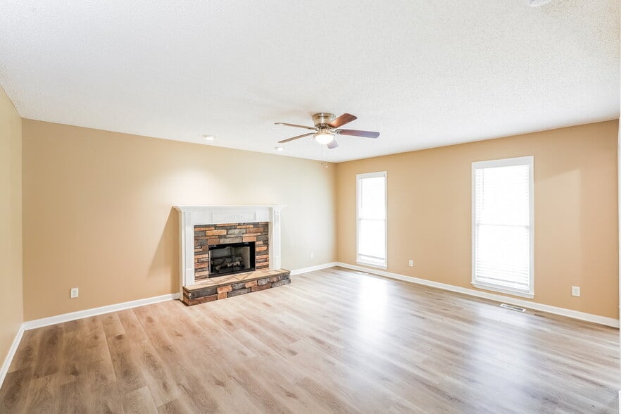 Building Photo - 815 Tynsdale Dr